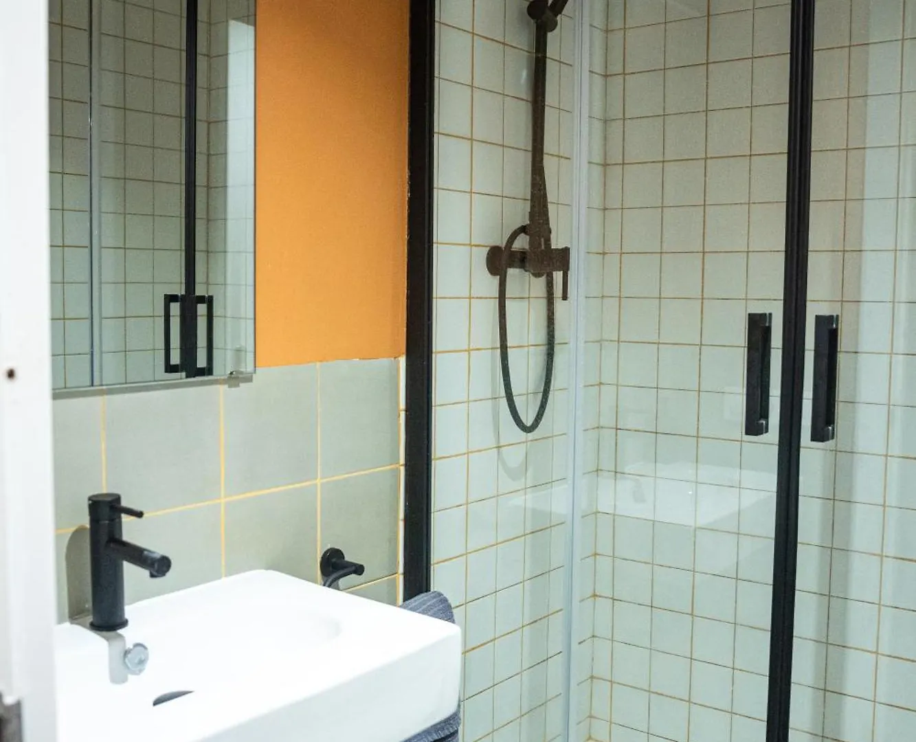 Onefam Paralelo Barcelona Hostel